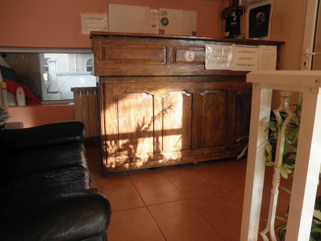 Hotel Atlantic Sliven Esterno foto