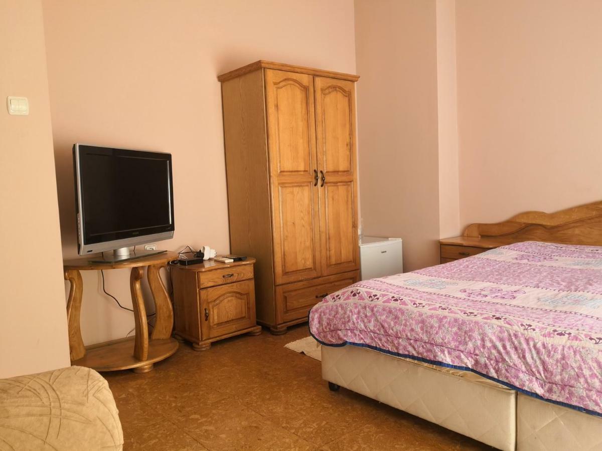 Hotel Atlantic Sliven Esterno foto