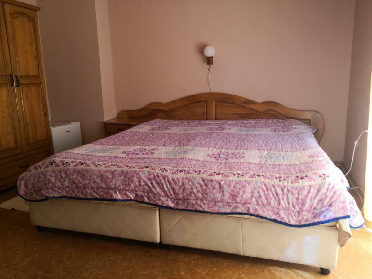 Hotel Atlantic Sliven Esterno foto